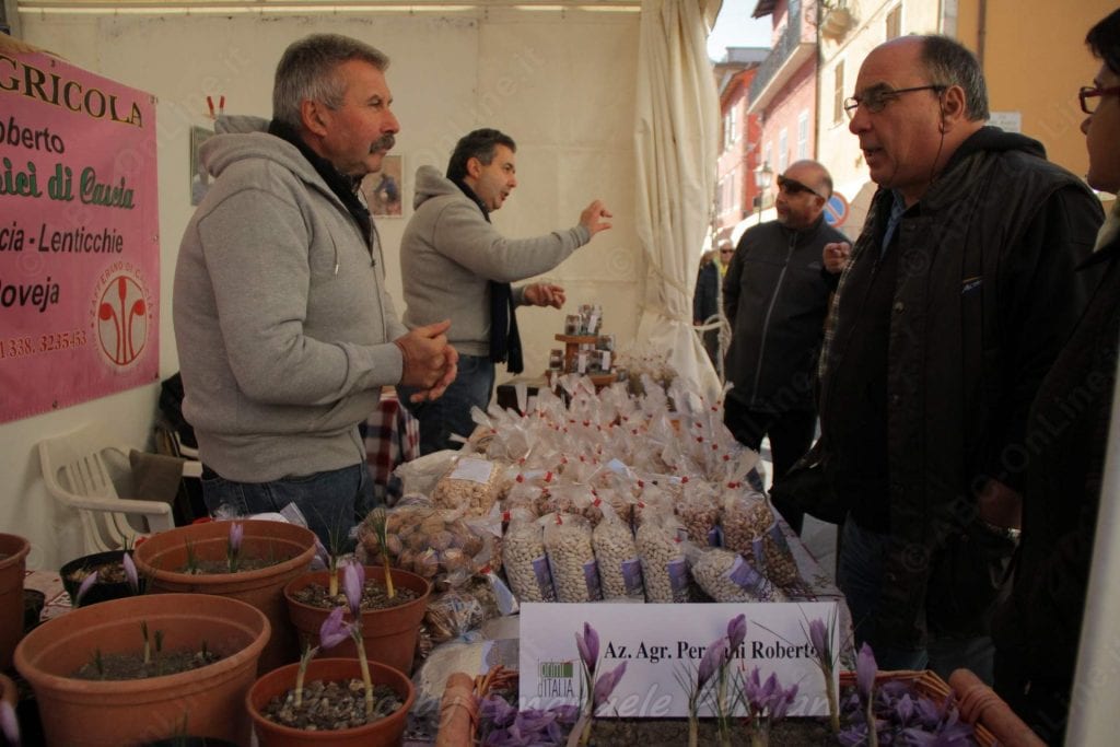 stand alla mostra dello zafferano persiani roberto